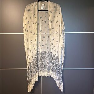 Maurices Ivory and Black Floral Kimono